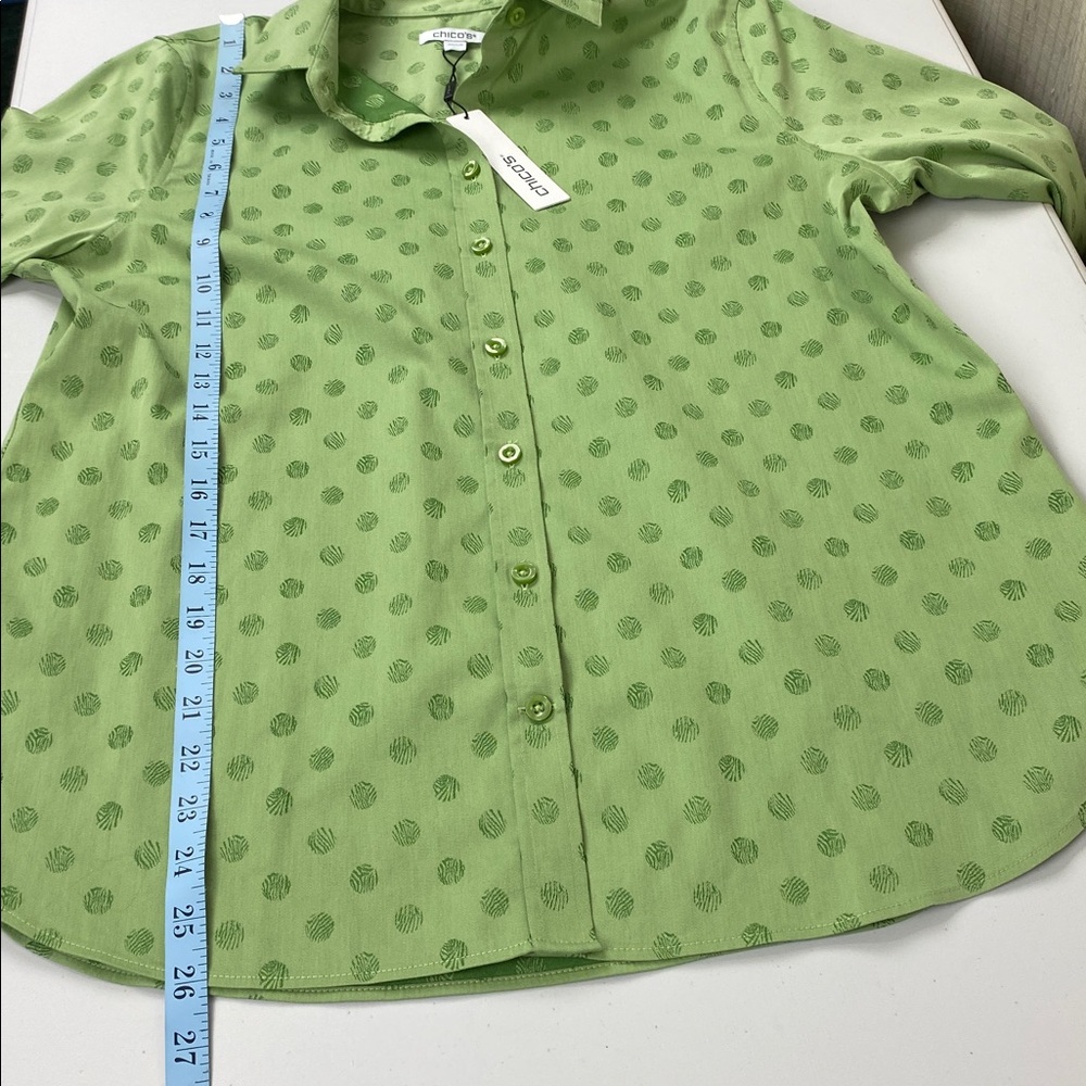 NWT Chico’s Women’s Size 0.5 ( Small 6 ) Zebra Dot Button Down Shirt. - Picture 8 of 10